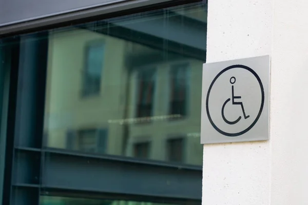 Disabled Sign Handicap Symbol Street Building Urban City — Stock Photo, Image
