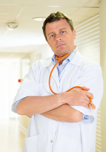 Male Doctor Portrait Victim Coronavirus Disease Covid Standing Hallway Hospital — Stock Photo, Image