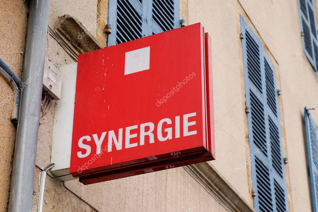 Bordeaux , Aquitaine / France - 02 21 2020 : Synergie sign logo shop building facade Temporary work agency company office store