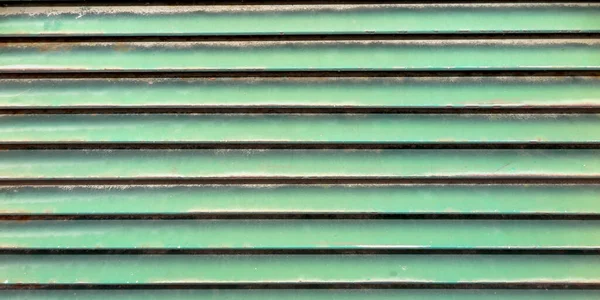 Grüner Hintergrund Altes Metalltor Gestreifte Planken Textur — Stockfoto
