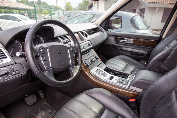 Bordeaux Aquitaine France 2020 Range Rover Luxurious Black Sather Inior — стокове фото