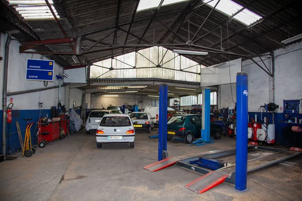 Bordeaux Aquitania Francia 2020 Peugeot Campagna Rurale Negozio Stazione Garage — Foto Stock