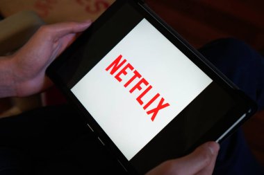 Netflix logosu TV dizisi için tablet küresel yayın sağlayıcısı