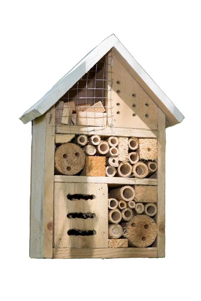 Dřevěný Hmyz Hotel Úkryt Pro Divoký Hmyz Zahradě Bílém Pozadí — Stock fotografie