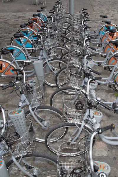 ボルドー アキテーヌ フランス 2020年3月30日 ボルドー市自転車街のセルフサービス自転車 — ストック写真