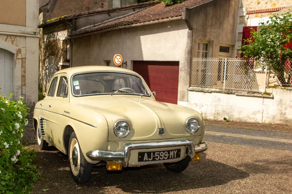 Bordeaux Aquitaine Fransa 2020 Renault Dauphine Ondine Retro Car Old — Stok fotoğraf