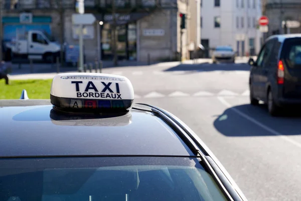 Taxi Aparcado Burdeos Ciudad Francia — Foto de Stock