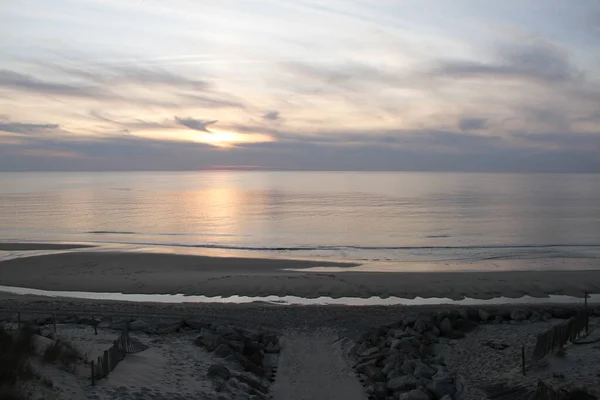 Ηλιοβασίλεμα Στην Παραλία Της Άμμου Στο Lacanau Ωκεανό Γαλλία — Φωτογραφία Αρχείου