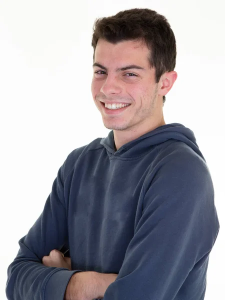 白い背景に隔絶された両腕を持つハンサムな笑顔の若い男の肖像 — ストック写真