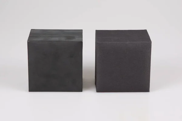 Iki Farklı Siyah Boş Karton Kutu Markalaştırma Sunumu Için Modelleme — Stok fotoğraf