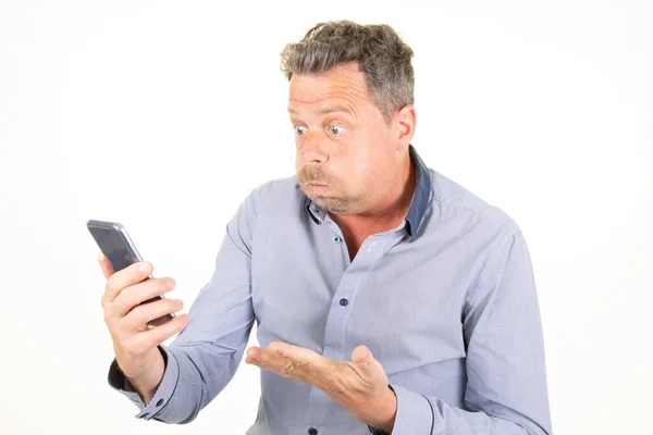 Bonito Caucasiano Homem Irritado Frustrado Triste Furioso Com Telefone Sobre — Fotografia de Stock