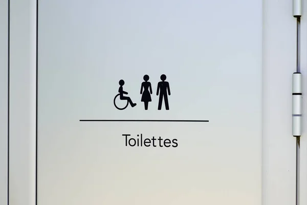 トイレのドアの標識トイレの男性と視覚障害者 — ストック写真