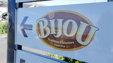 Bordeaux, Aquitaine / Fransa - 05 10 2020: Bijou logosu Madeleines mağazasının özel dükkan imalat ve teslimatı