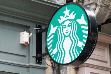 Bordeaux, Aquitaine / Fransa - 05: 12 2020: Starbucks kahve evi logosu Amerikan kafe firması marka mağaza zinciri
