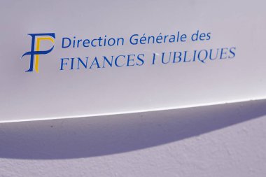 Bordeaux, Aquitaine / Fransa - 05: 14: 2020: Direcale des Finances Publiques Vergi Dairesi logosu Fransız kamu maliyesi yönetimi logosunu imzaladı