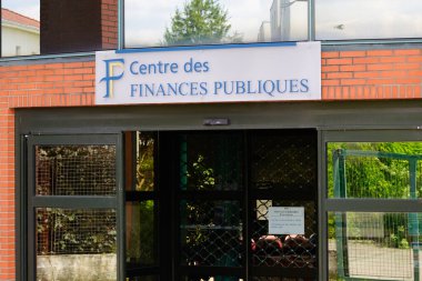 Bordeaux, Aquitaine / France - 05 05 05 2020: Centre des Finances Publiques logosu Vergi dairesi Fransız kamu maliyesi yönetim binası metnini imzaladı