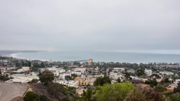 Dunstiger Himmel über Ventura-Horizont. — Stockvideo