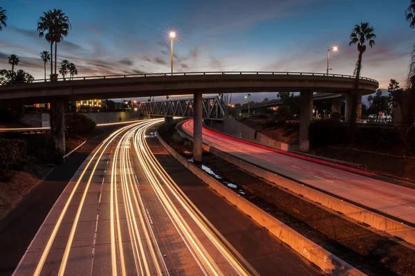 Freeway 101 traffic in Ventura at dawn. — Stock Photo, Image