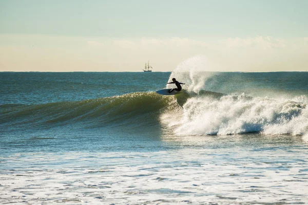 A szórakoztató méretű Ventura téli hullámok. — Stock Fotó