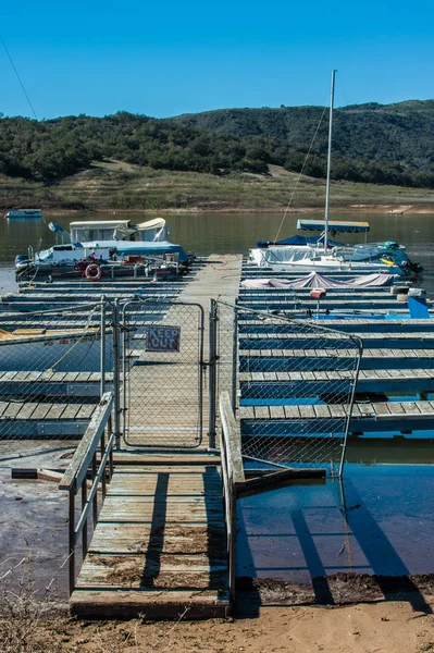 Flota de embarcaciones de recreo durante la sequía de California . —  Fotos de Stock