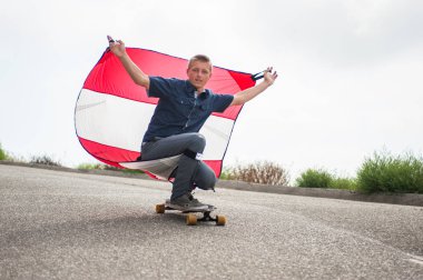 Tam hız Rüzgar tarafından kontrollü.