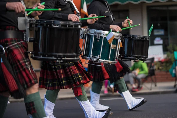 Linha Tambor Banda Marcha Irlandesa Saint Patrick Day Passo Bloqueio — Fotografia de Stock