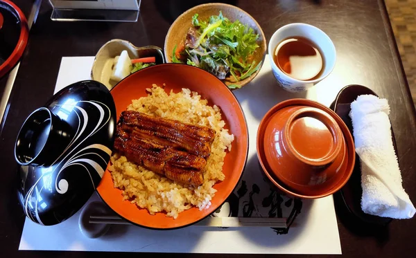 Węgorz Kabayaki zestaw na jedzenie ryżu, Zupa Miso i sałatka — Zdjęcie stockowe