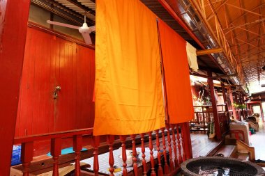 Monk'un evi sarı Robes Budist Tay tapınak bez satırında