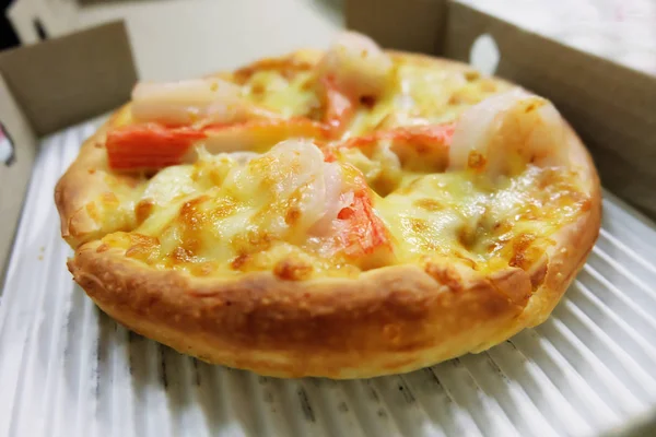 Karides, Pizza Pizza yemek arka plan arka plan üzerinde parça yakın