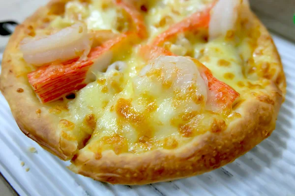 Karides, Pizza Pizza yemek arka plan arka plan üzerinde parça yakın