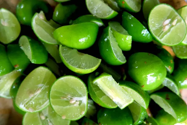 Κοντινό πλάνο λάιμ, φρέσκο ασβέστη πράσινο στο παρασκήνιο φρούτων — Φωτογραφία Αρχείου