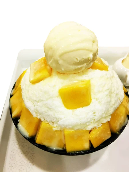 Bingsu mangue coréenne Dessert rasée fond de glace — Photo