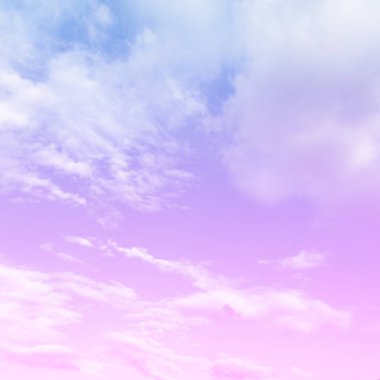 Soyut bulutlar Pastel degrade renkli. Herhangi bir kullanım için büyük bir yumuşak gökyüzü doğa açık arka plan.