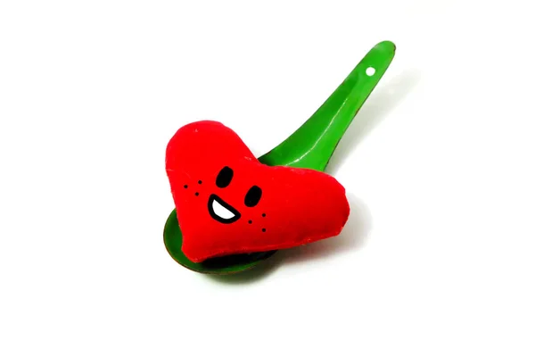 Rotes Herz Zum Valentinstag Grüne Zinklöffel Mit Lächeln Und Rotes — Stockfoto