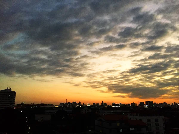 Coucher Soleil Ciel Sombre Avec Nuages Tempête Paysage Nuageux Fond — Photo