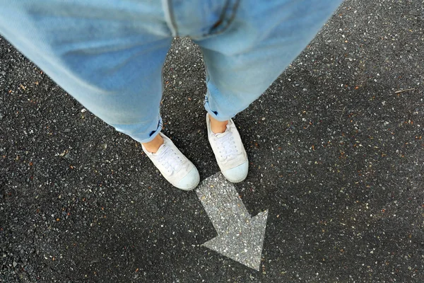 Selfie White Shoes Concept Женщина Носит Белые Кроссовки Белыми Стрелками — стоковое фото