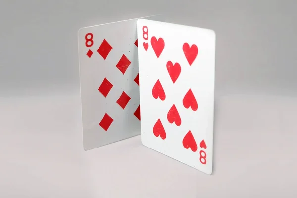 Åtta Hjärta Spelkort Röd Spader Spelkort Spelet Isolerade Grå Bakgrund — Stockfoto