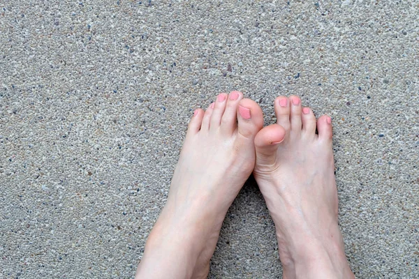 Female Foot Top View Pink Nail Polish Manicure — Stock Photo, Image