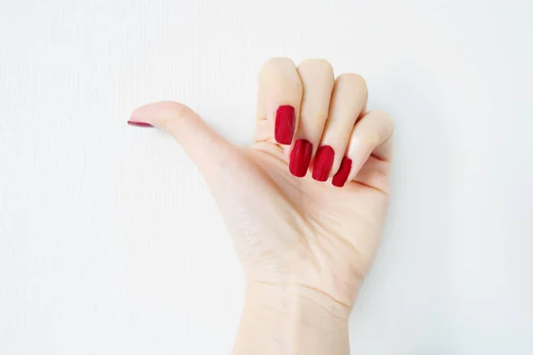 Bonita Mujer Del Clavo Rojo Mano Femenina Con Manicura Uñas — Foto de Stock