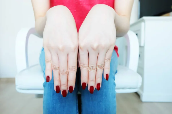 Close Red Nails Manicure Cosmetics Beautiful Woman Red Nail Polish — Stock Photo, Image