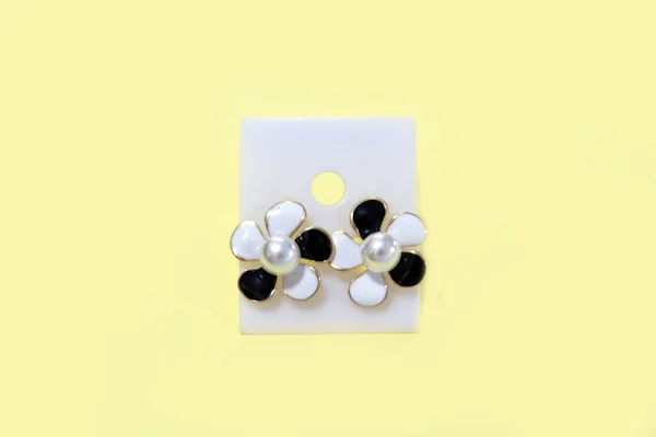 Joalharia Flora Ear Ring Acessórios Moda Brincos Flor Preto Branco — Fotografia de Stock