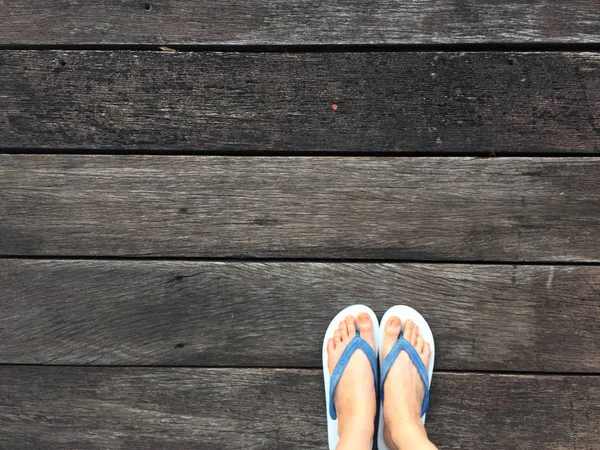 Chaussures Selfie Bleu Isolées Sur Sol Bois Pour Vue Supérieure — Photo