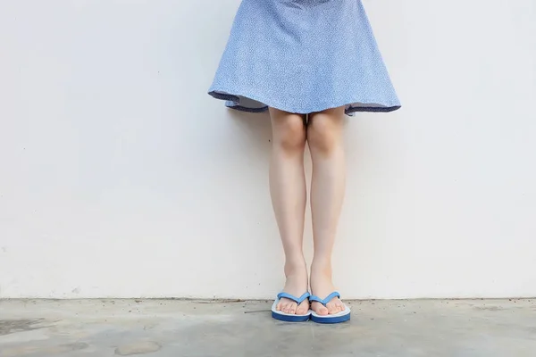 Selfie Girl Slim Legs Blue Shoes Dress Isolated Concrete Floor — стоковое фото