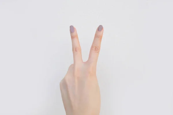 Güzel Boyalı Brown Çivi Şık Kozmetik Trendy Kadın Manikür Eller — Stok fotoğraf