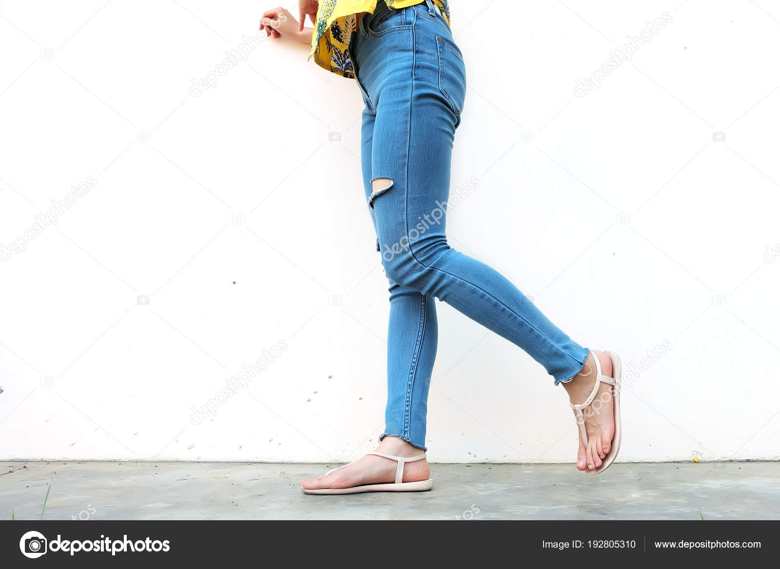 sandals with jeans girl