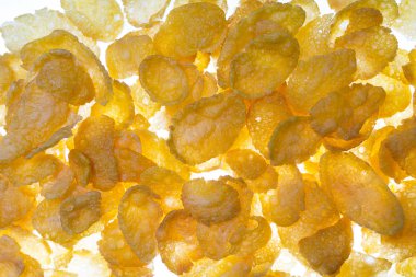 Beyaz üzerine izole mısır gevrekleri