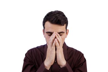 Depresif, endişeli genç adam portresi portre