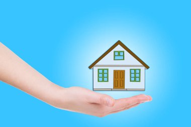 Kadın açık eller beyaz arka plan üzerinde izole bir koruma jest yapma.