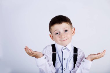 Karışık küçük çocuk jest 