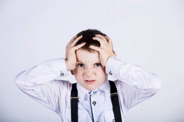 Küçük çocuk having problem vurguladı.